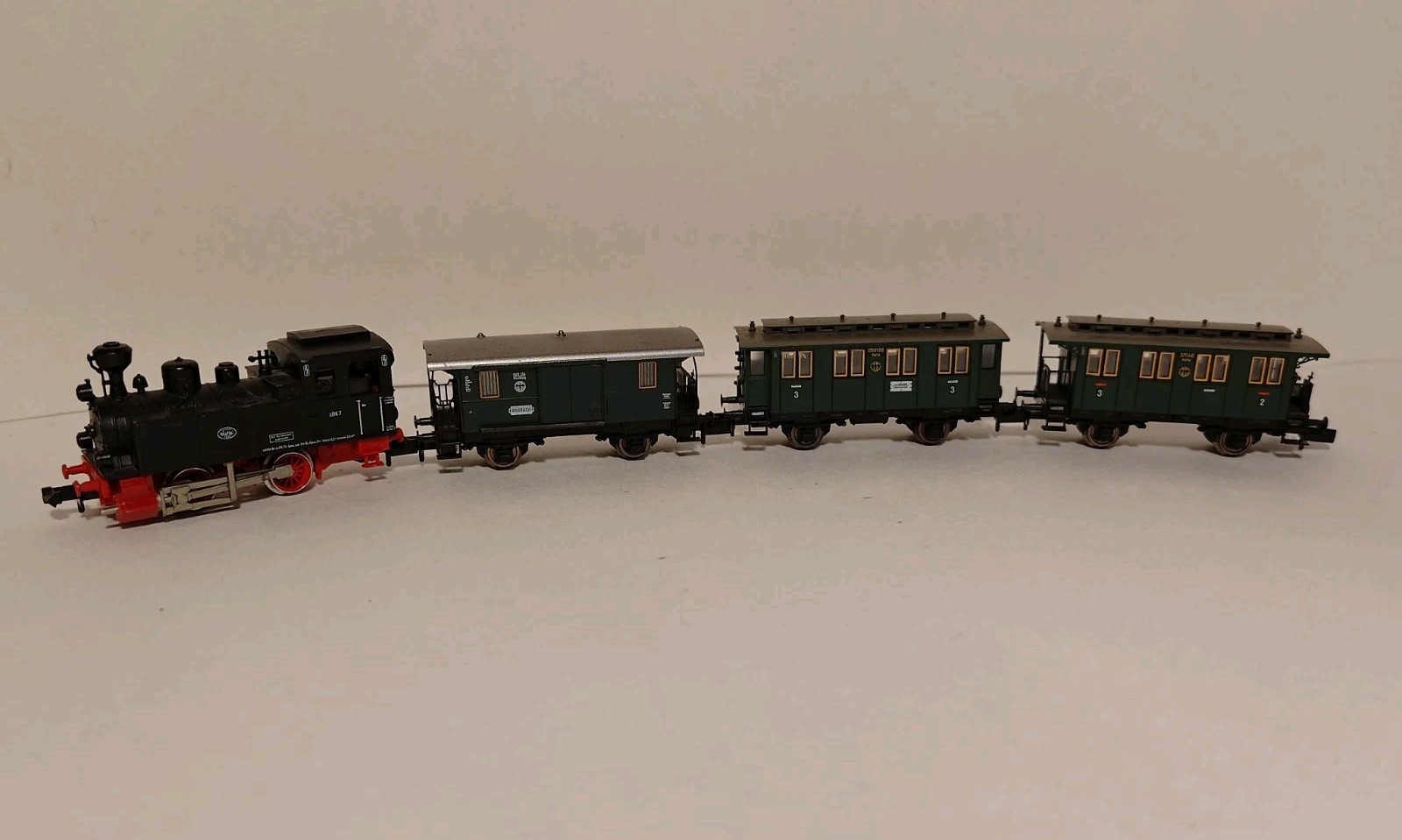 N Scale Fleischmann Maffei Lok 7 Steam Locomotive With Passenger Car Set Rare