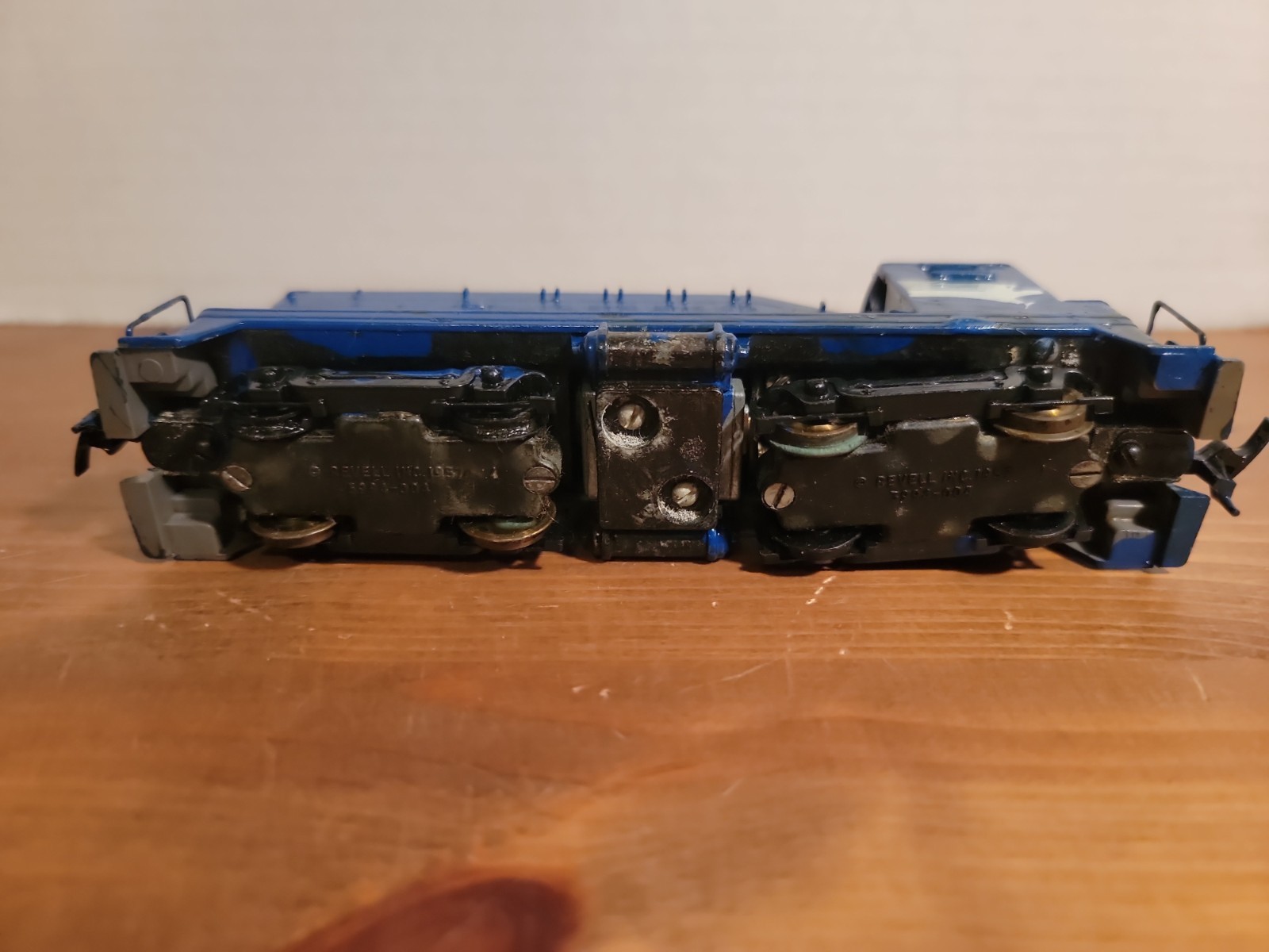 Revell 1957 3994-004 HO Scale Diesel Switcher W/Athearn Calf, Painted? UNTESTED