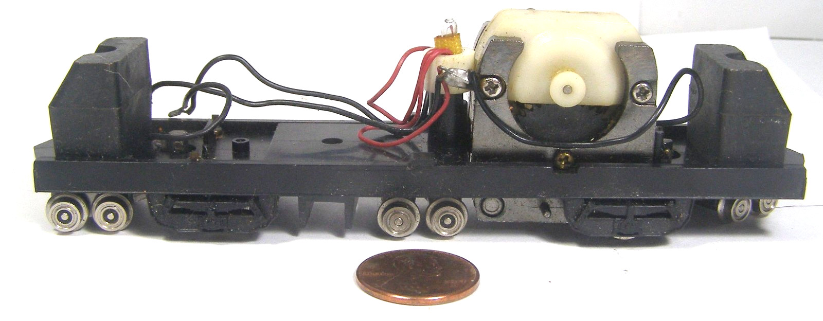 Unknown Brand Model RR HO Scale Internal Locomotive Chassis Parts TWJ