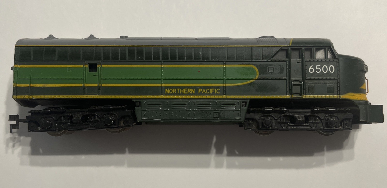 🔥 AHM Tempo HO Gauge NORTHERN PACIFIC 6500 Diesel Locomotive Runs F & R