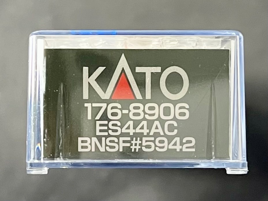 Kato n scale 176-8906 GE ES44AC “GEVO” BNSF #5942 Swoosh