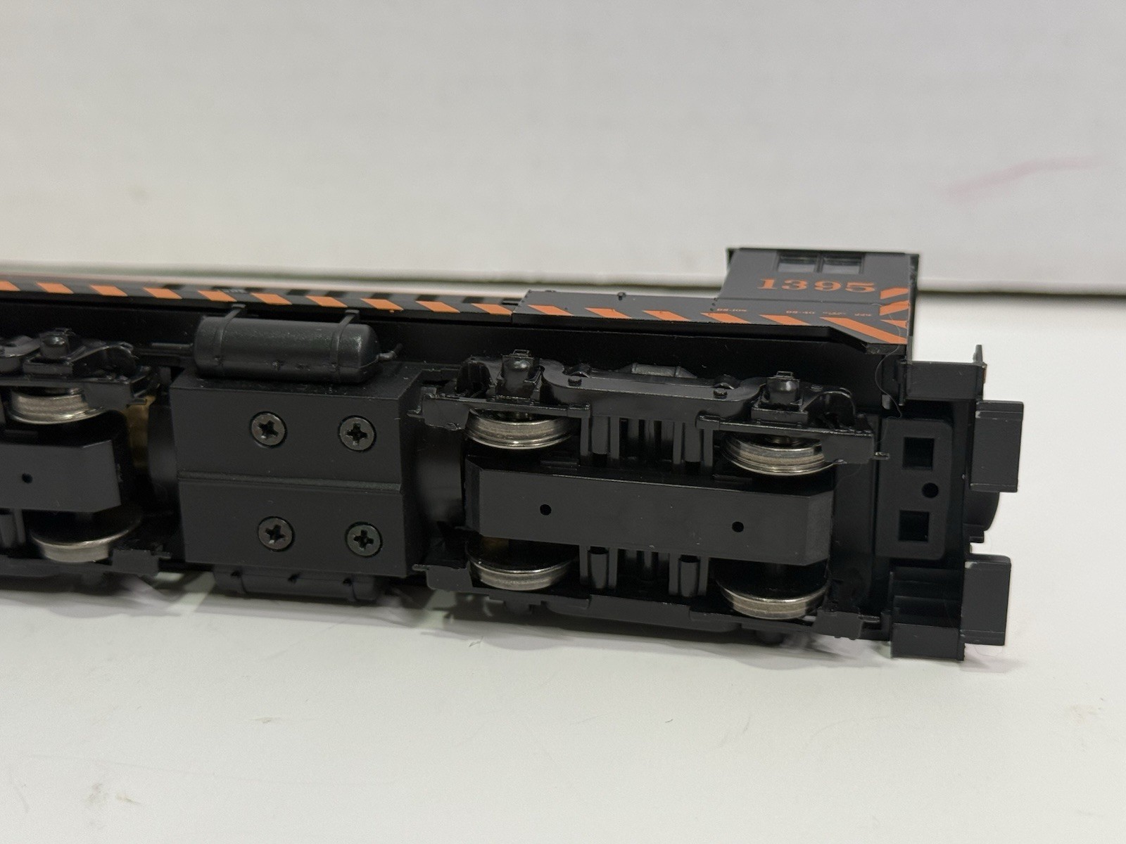 HO Scale Stewart Hobbies Ajin Southern Pacific Baldwin DS-4-4-1000 #1395