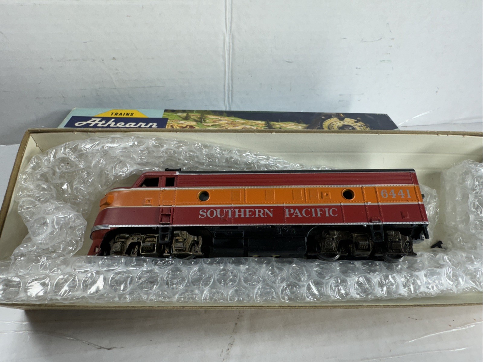 Athearn Ho Scale #3235 Daylight Super Geared F7 A Diesel Locomotive Engine