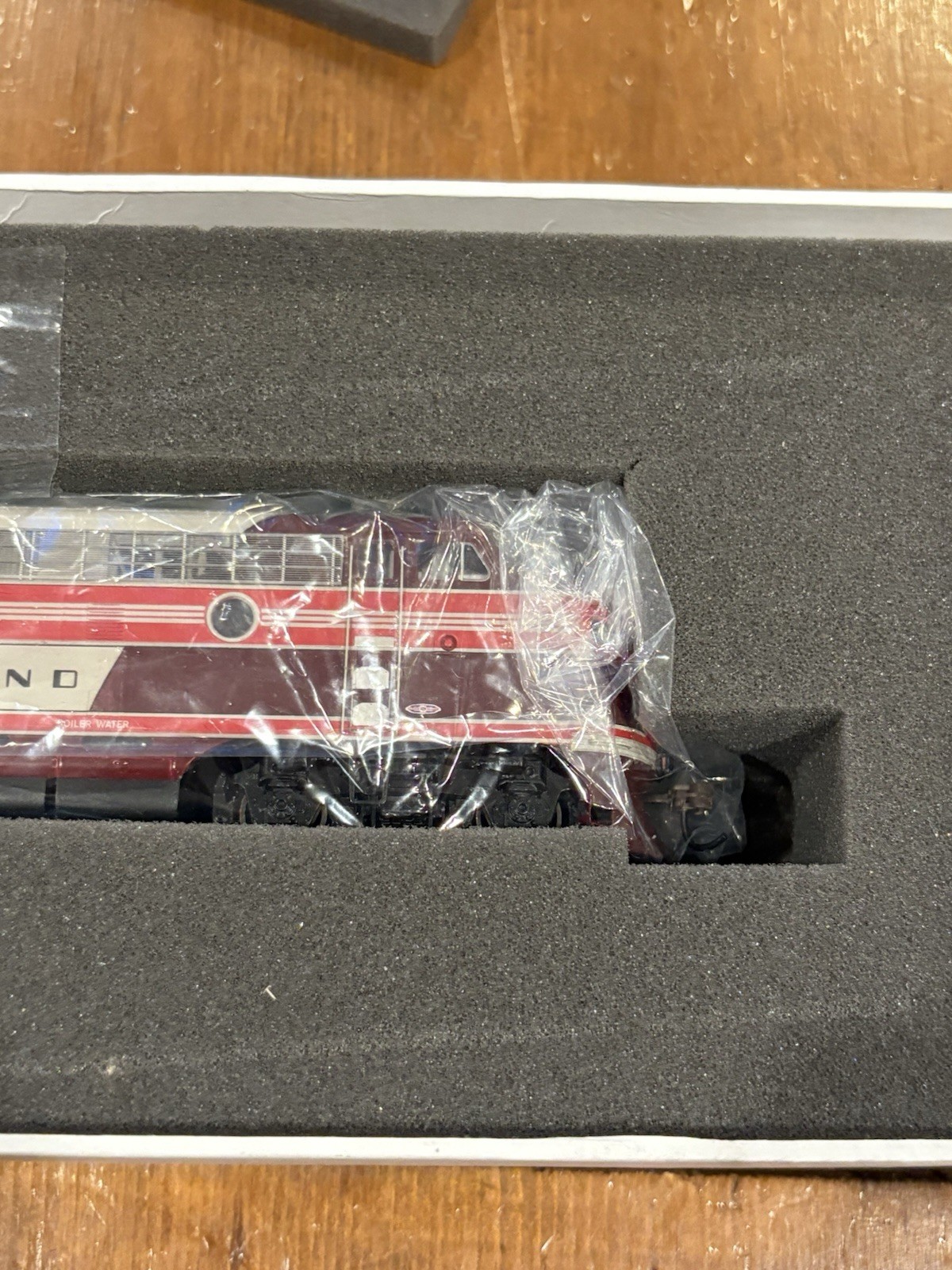 Athearn Genesis Ho Scale G1507 Rock Island Passenger F-7A/F-7B Set