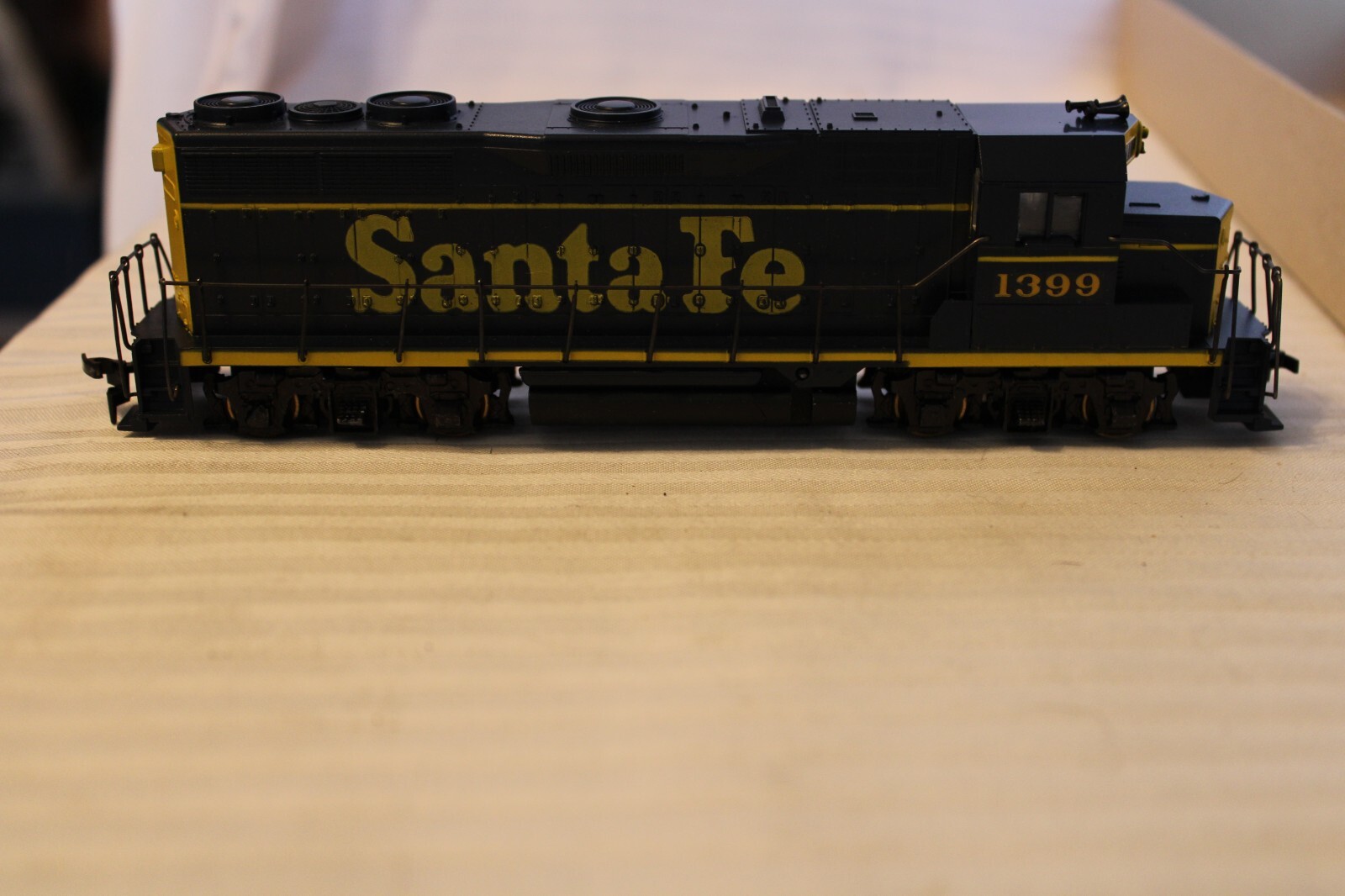 HO Scale Athearn, GP35 Diesel Locomotive, Santa Fe, Blue #1399 – 4205 Built