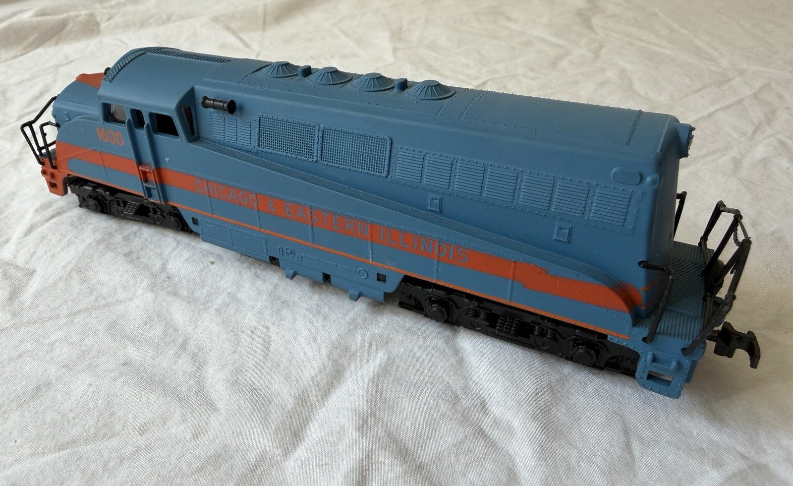 Vintage AHM Chicago & Eastern Illinois Dummy Engine #1600 Very Good Condition