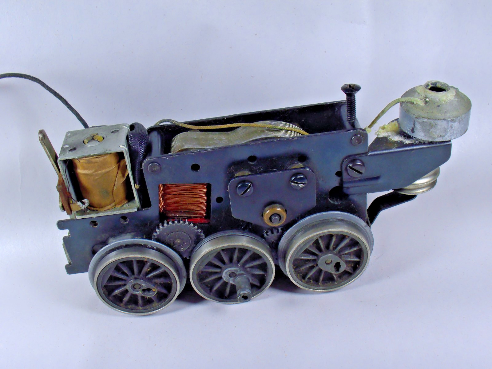 Lionel Original Vintage Early 2026 Steam Engine Motor with e unit & smoke assy.