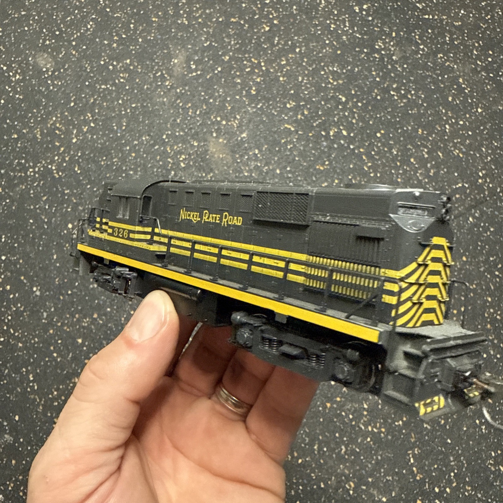 Atlas/Kato HO Nickel Plate Road #326 RS11 Diesel Engine DC NO BOX