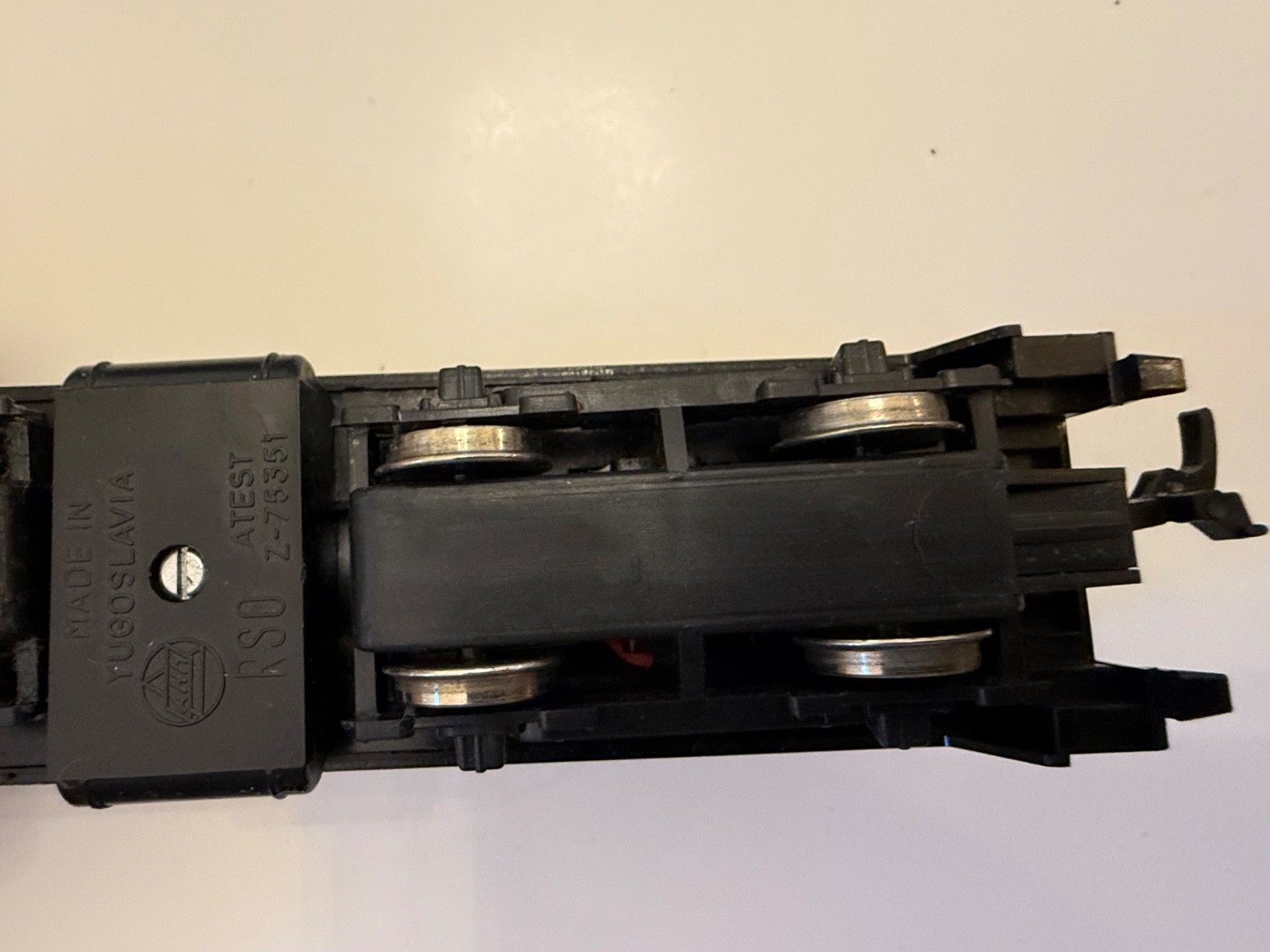 AHM Ho Scale EMD SW-1 CNW 5014B Green And Yellow Diesel Switcher
