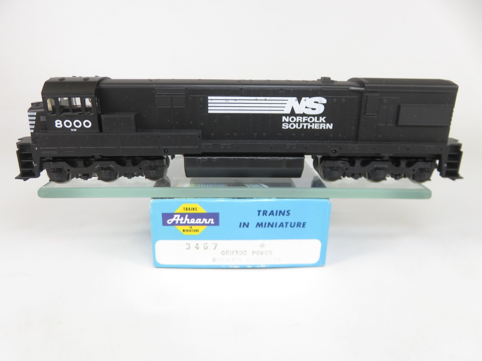 Athearn Blue Box 3467 HO Scale NS Norfolk & Southern GE U30C Diesel Locomotive