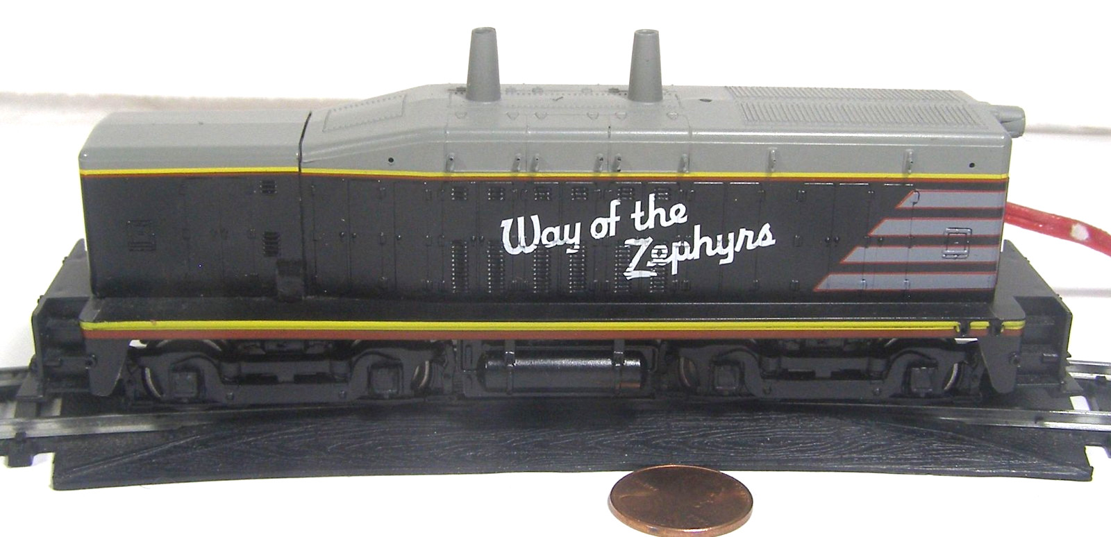Unknown Brand HO Model RR Diesel Locomotive B Unit Switcher No Couplers TZF