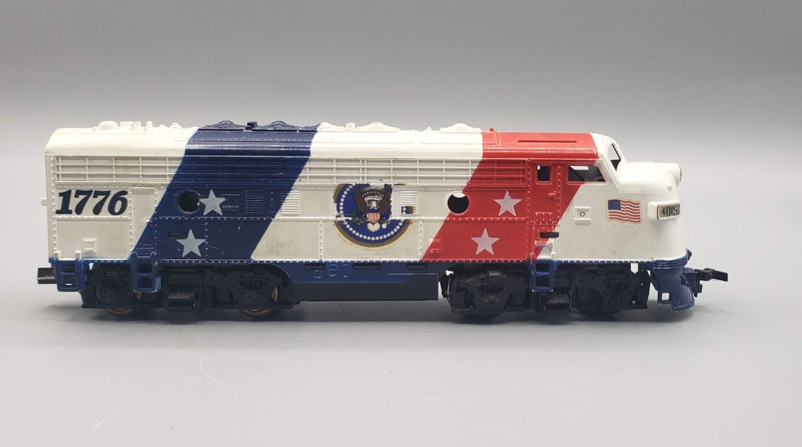 Vintage TYCO HO Scale Gauge Spirit Of 1776 Locomotive & Caboose Model Railroad