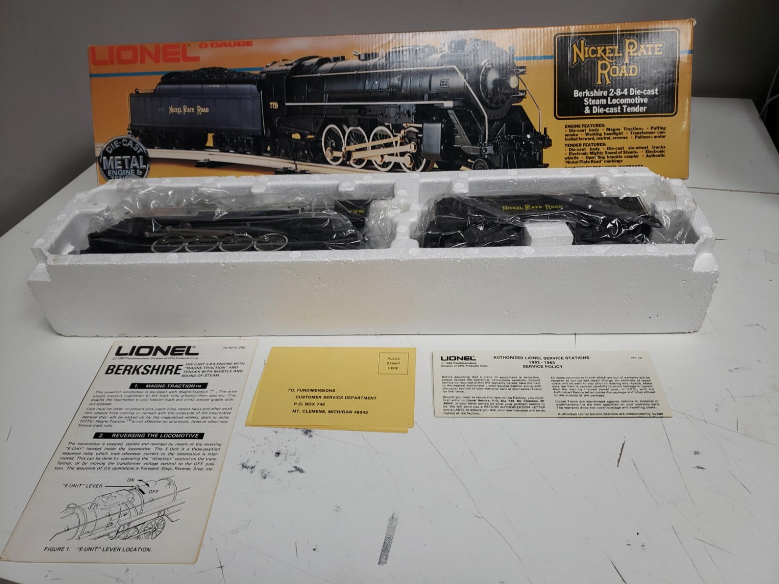 Lionel 6-8215 Nickel Plate Road Berkshire 2-8-4 Steam Engine&Tender. New in box.