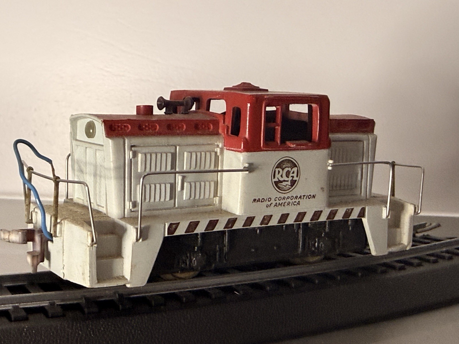 Custom RCA Industrial Switcher from the 1950s-60s. HO Gauge. RUNS!