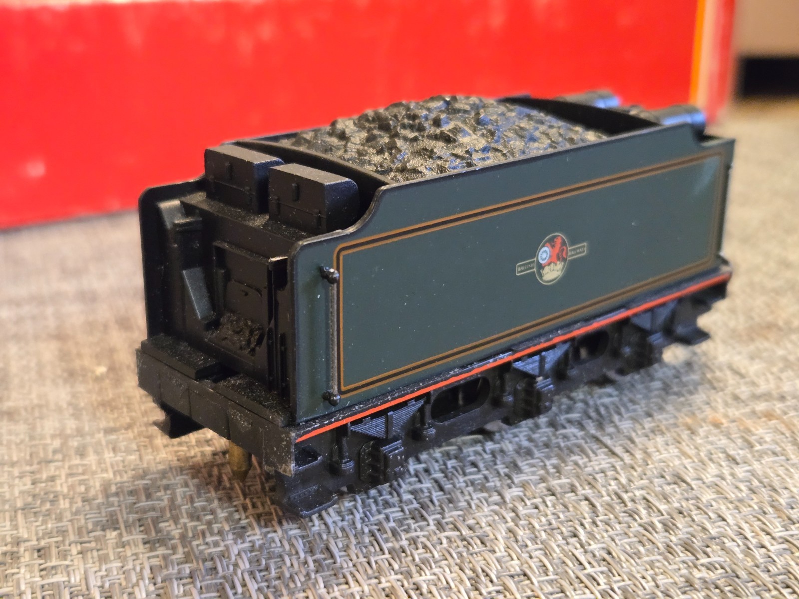 Hornby R133 B17 4-6-0 61663 Everton Tender-Driven BOXED TESTED RUNS