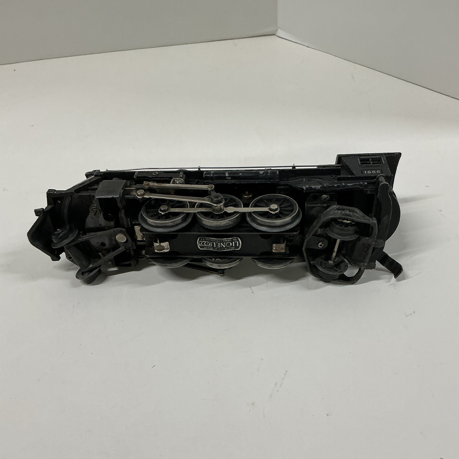 Lionel O Gauge Steam Locomotive 1666 2-6-2 w/ Tender Analog AC 3-Rail