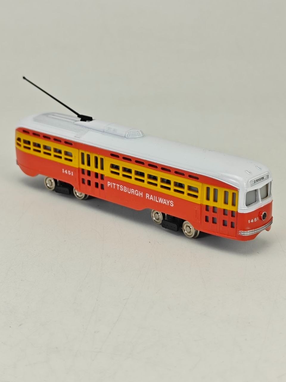 Bachmann Streamline PCC Trolley 1451 Pittsburgh Railways HO Box Tested READ