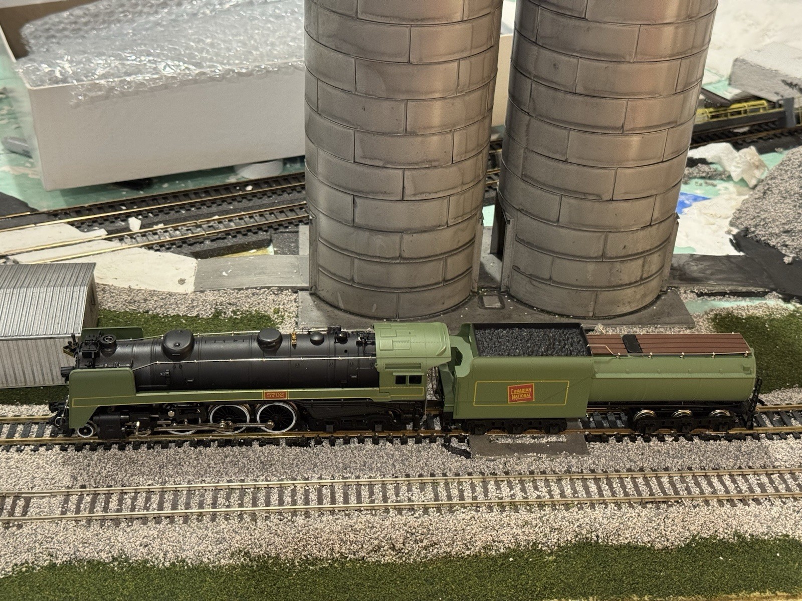 MINT Mehano Powered HO 4-6-4 Steam Engine Canadian National (CN) Rail #5702
