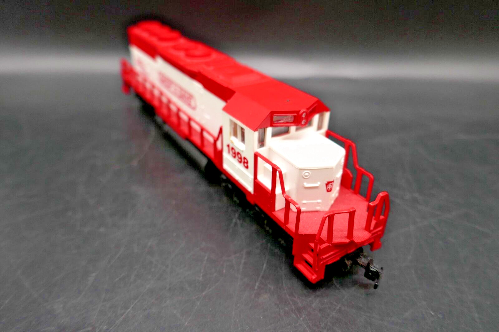 HO Mehano SD40 Shop N Save Locomotive 1998 – Tested & Working