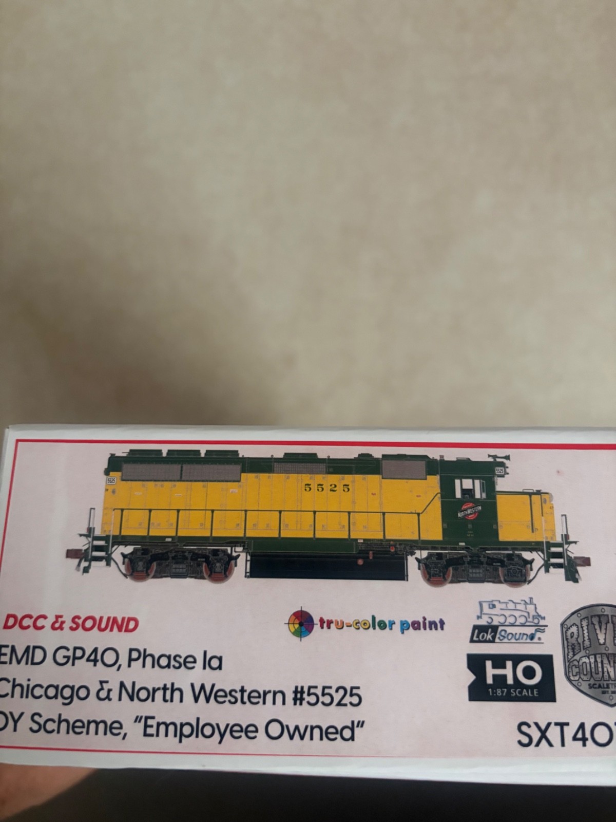 scaletrains rivet counter ho gp40 CNW 5525