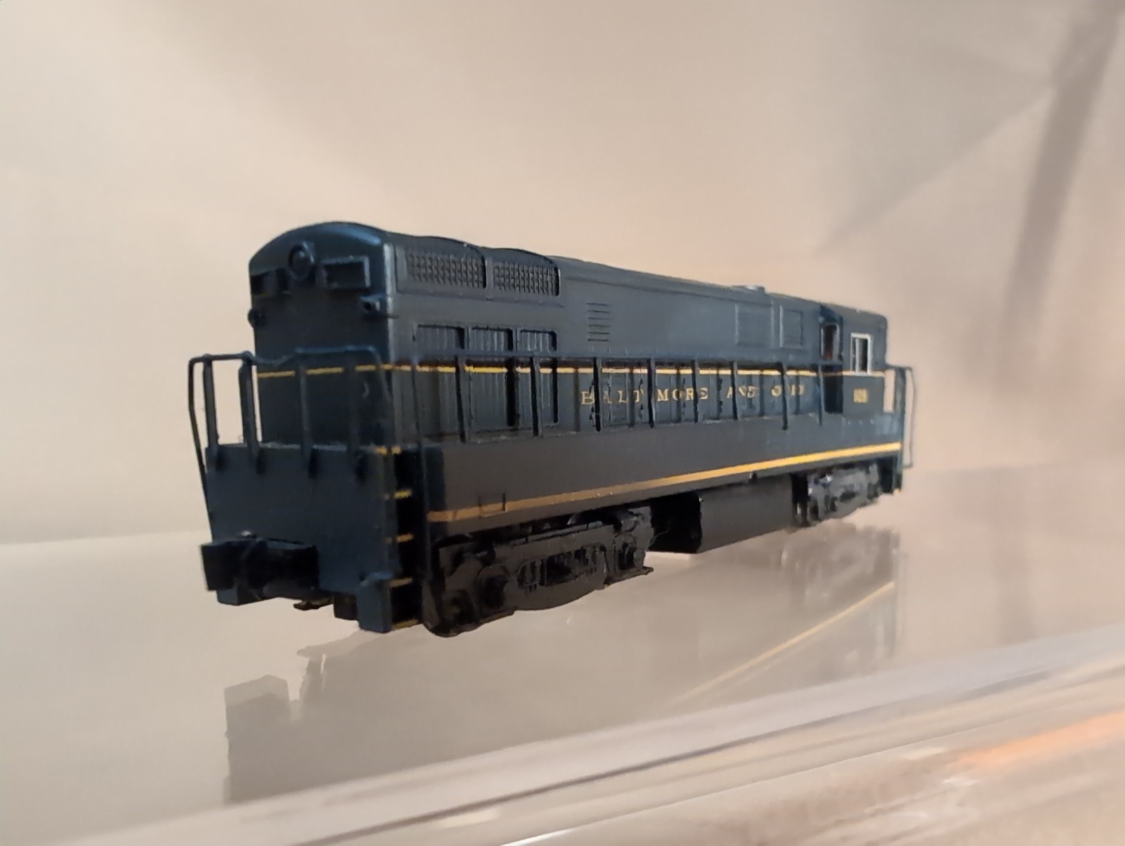 H16-44 Baltimore And Ohio #928 B&O Bachmann N Runs, Noisy