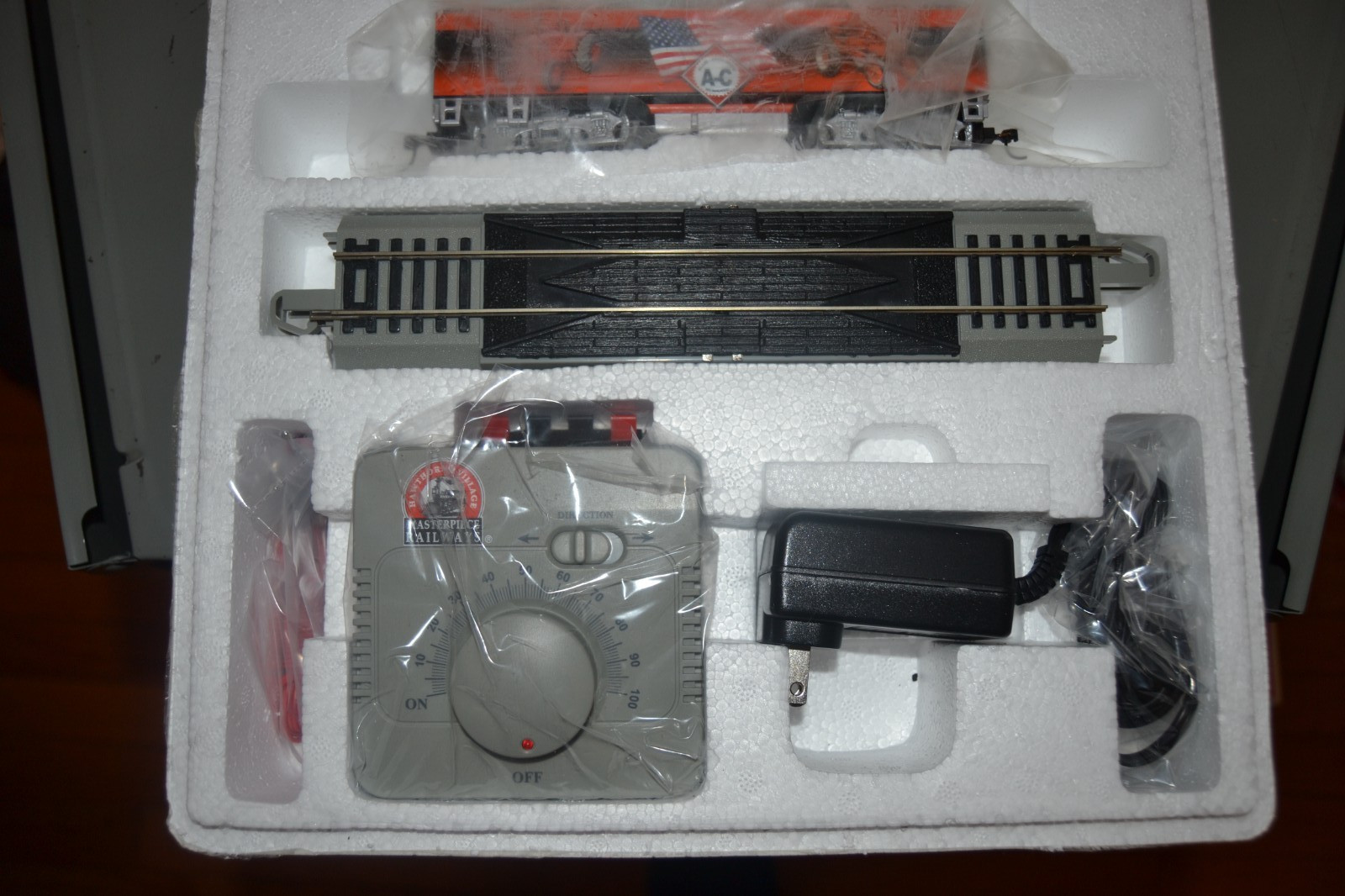ALLIS CHALMERS HAWTHORNE VILLAGE BRADFORD EXCHANGE HO SCALE TRAIN SET NEVER USED