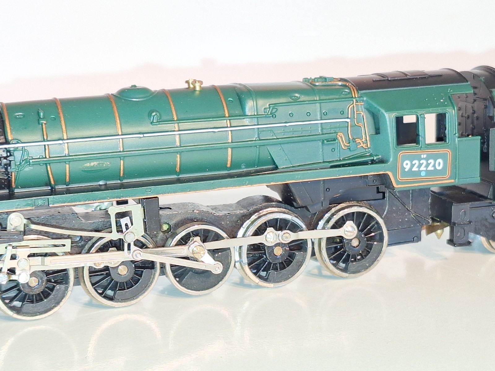 Hornby R065 BR 9F Evening Star #92220.New Old Stock. Wheel Delamination.Boxed.OO