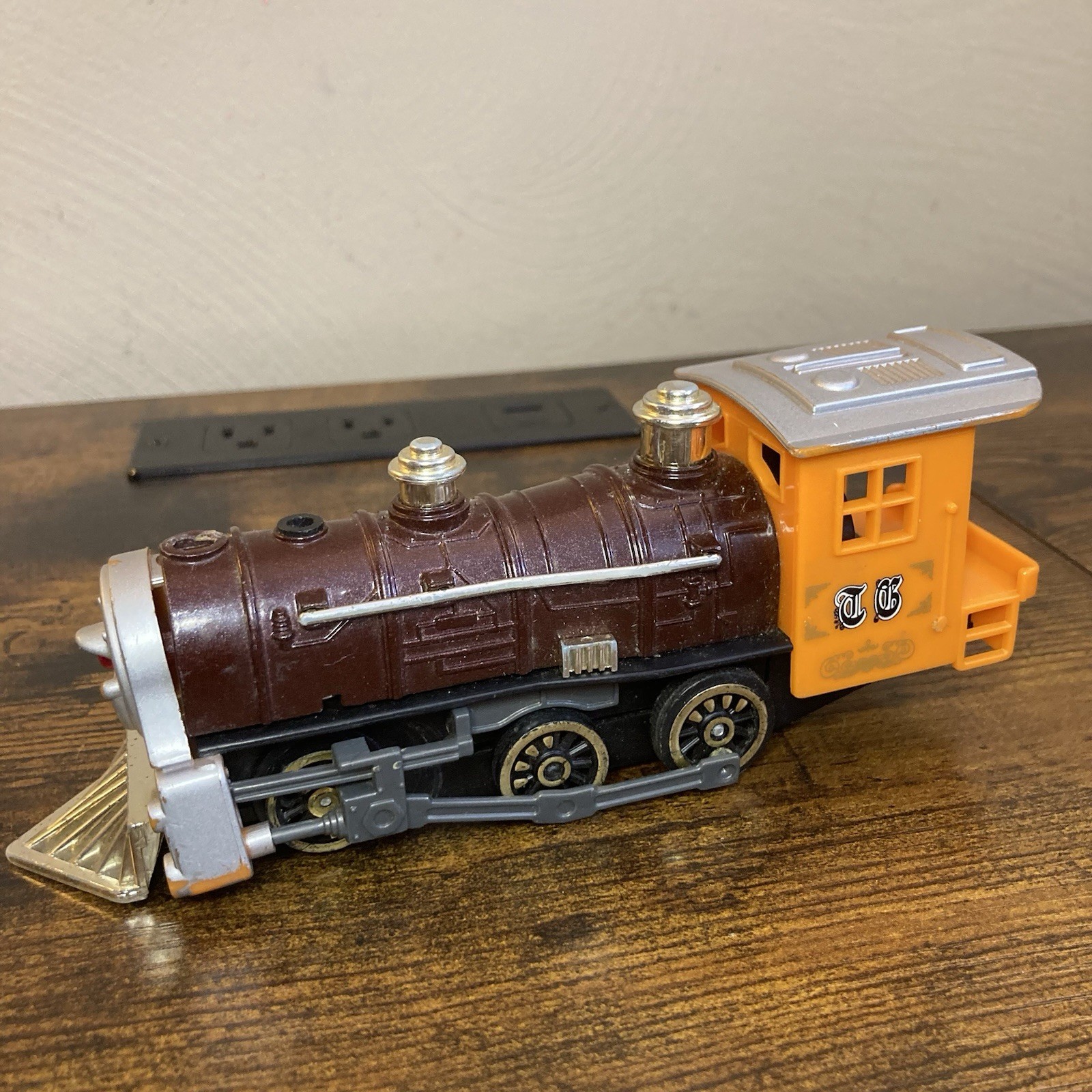 Steam Locomotive Era Toy Train 7″ Orange Brown Plastic O Gauge Parts/Repair