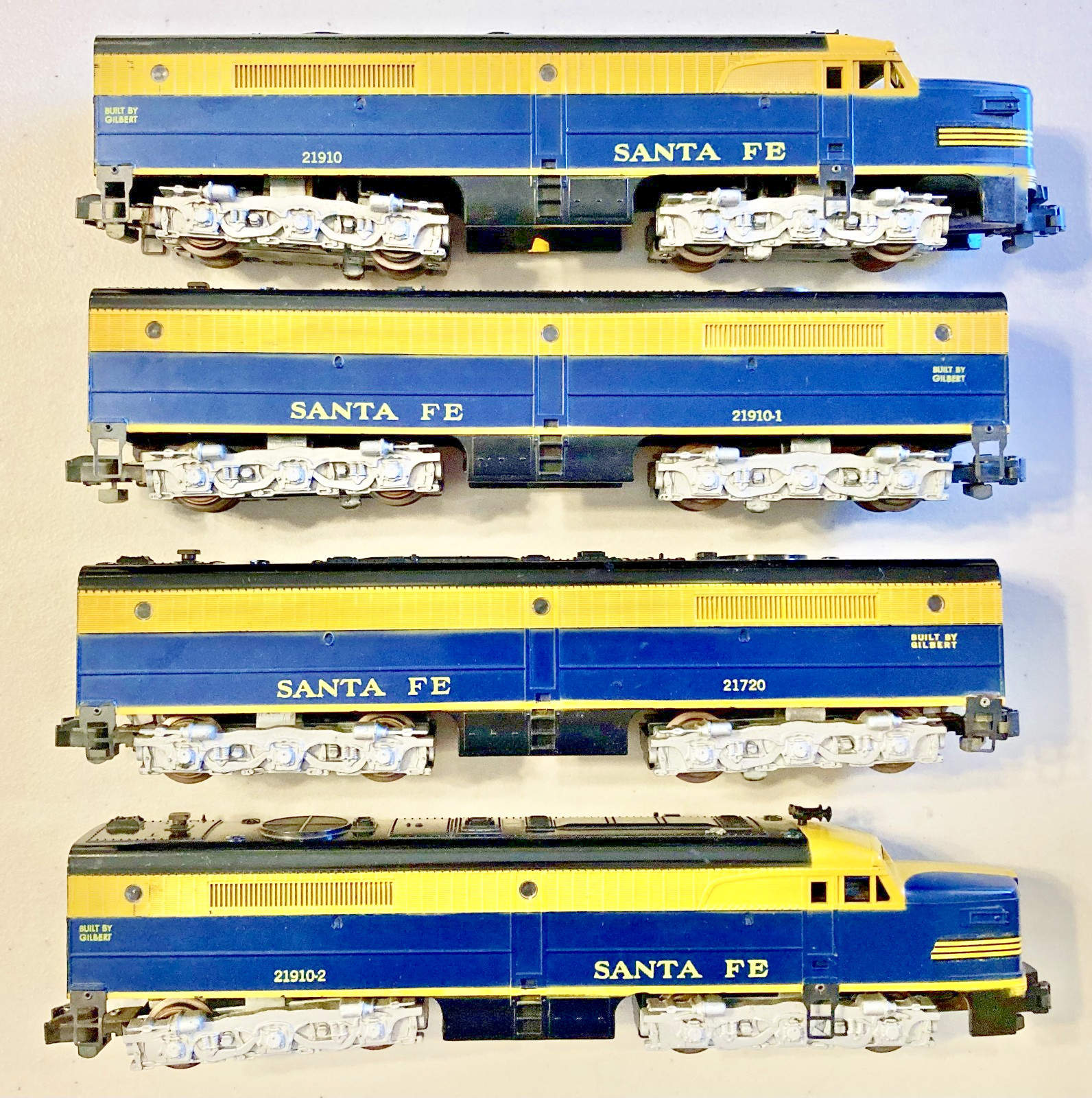 Amer Flyer 21910/21910-1/21910-2 + 21720 Santa Fe Alco PA-PB-PB-PA Diesel Locos!