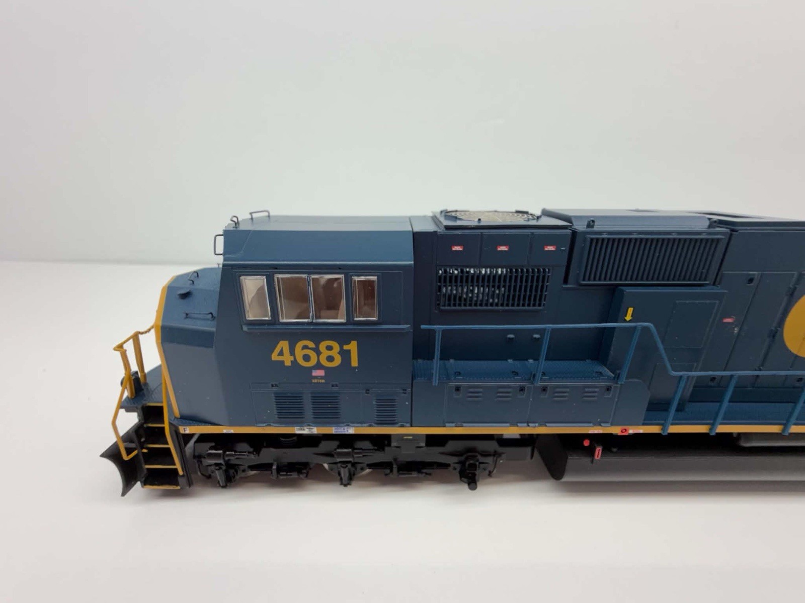 Athearn Genesis HO SD70M CSX #4681 YN3 Scheme G6172 Diesel Locomotive MINT OOP