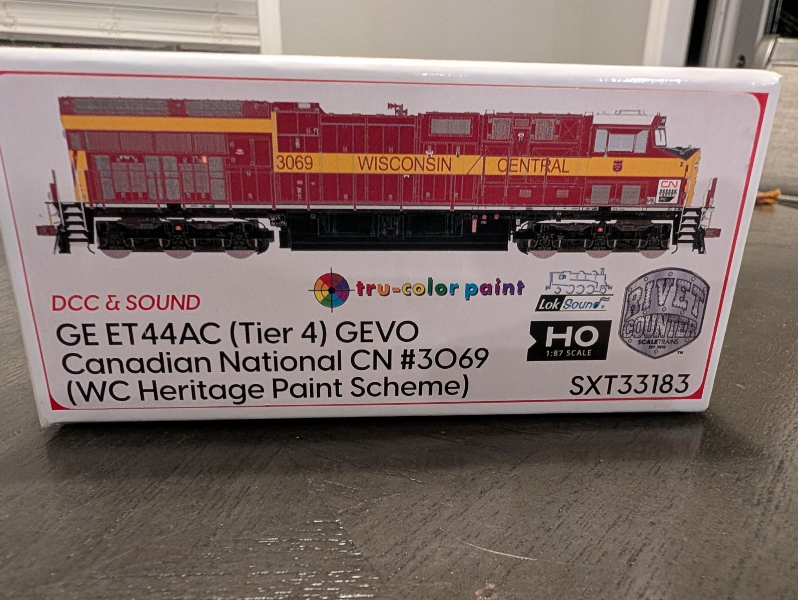 ScaleTrains Wisconsin Central ET44AC DCC & Sound Slightly Used HO