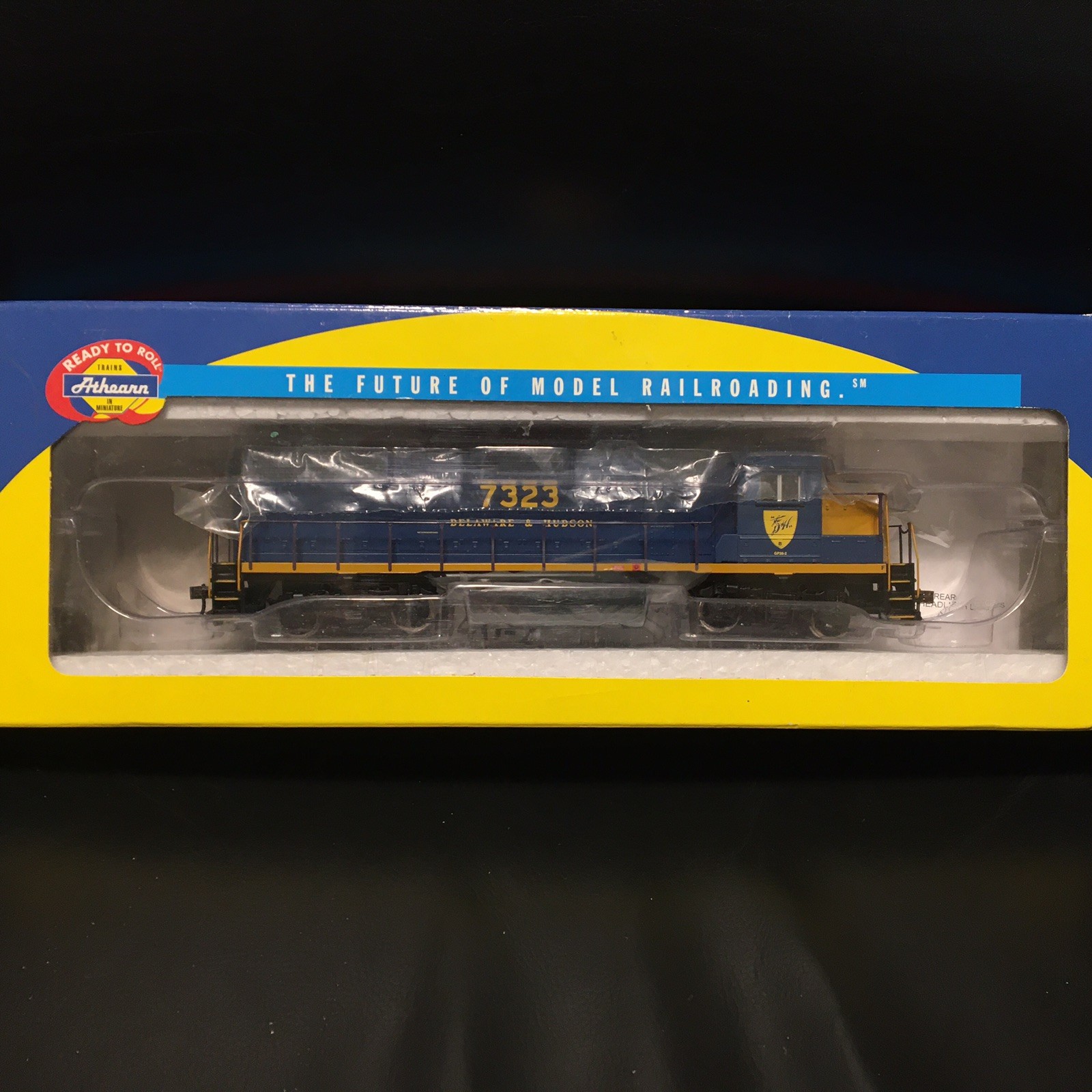 HO ATHEARN READY TO ROLL DELAWARE & HUDSON GP38-2 , SUPER DETAIL, LIGHTLY USED
