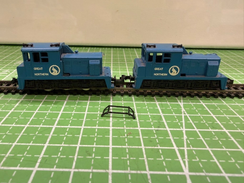 Atlas LOT OF 2 #2162 N-Scale WDT Diesel Loco Switcher Great Northern (Blue) READ