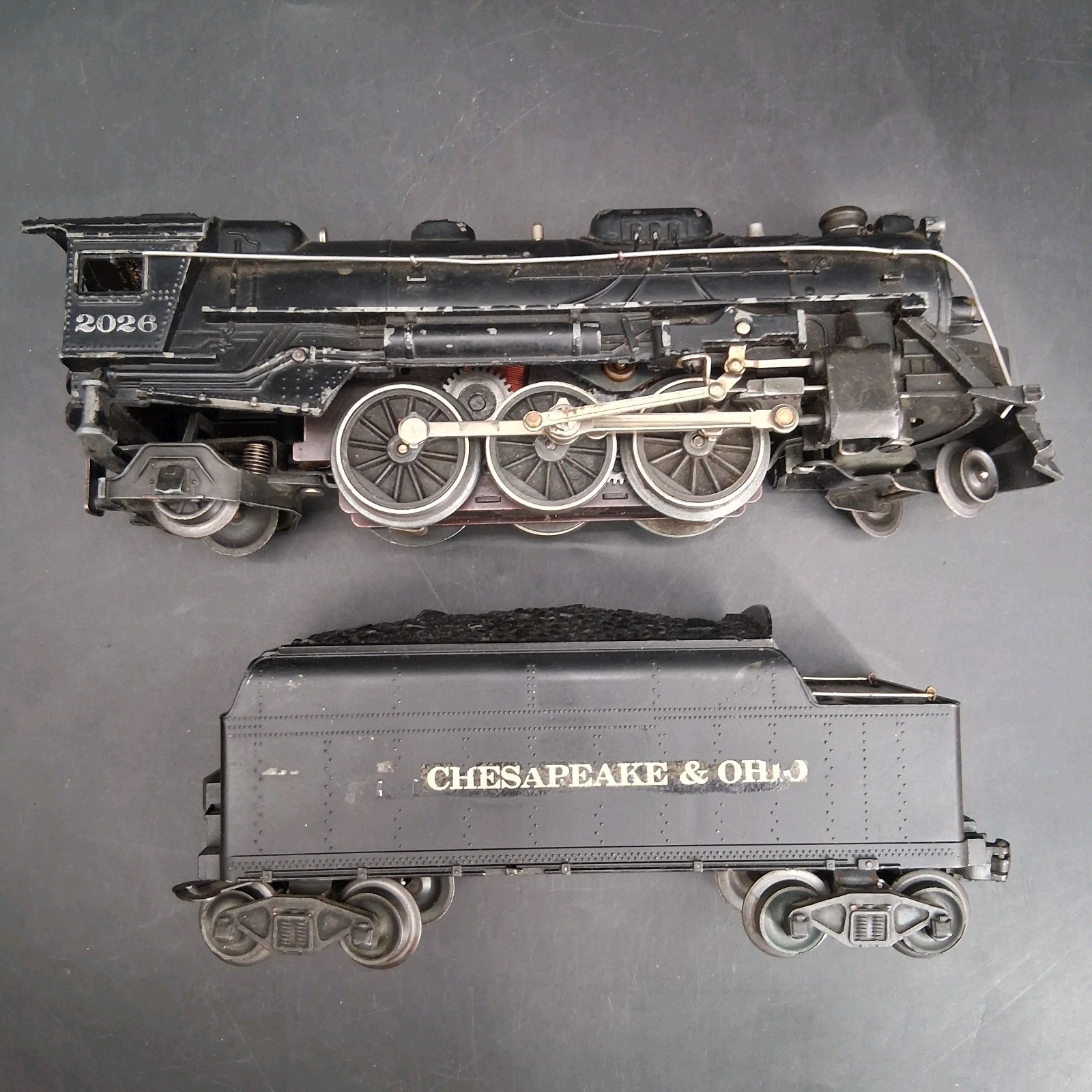 Lionel 2026 Locomotive O Gauge & 2466WX Whistle Tender Tested & Runs READ DESC