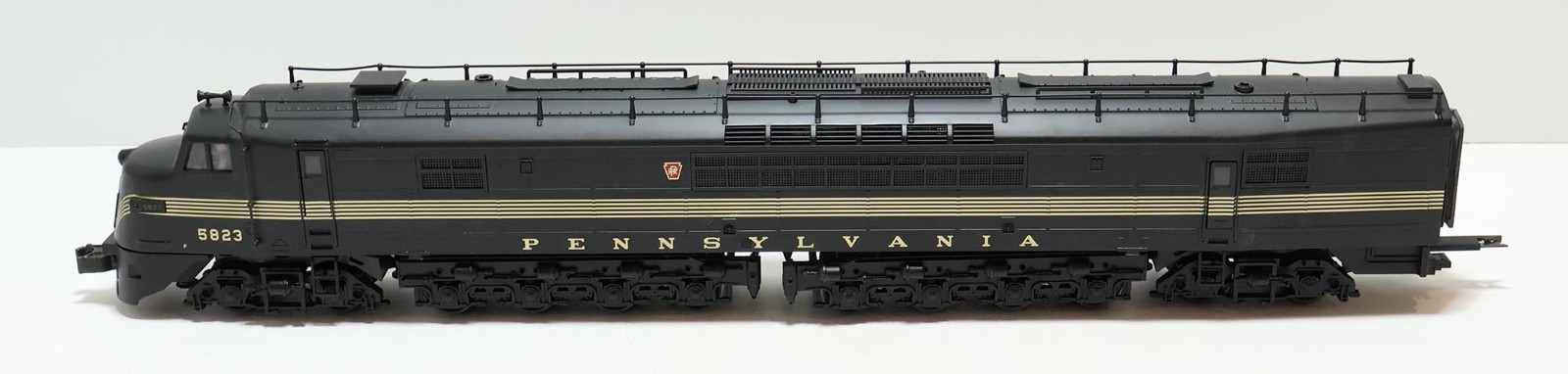 MTH O-Scale Pennsylvania Centipede A-A Diesel Set 3-Rail w/ Proto 20-2200-1
