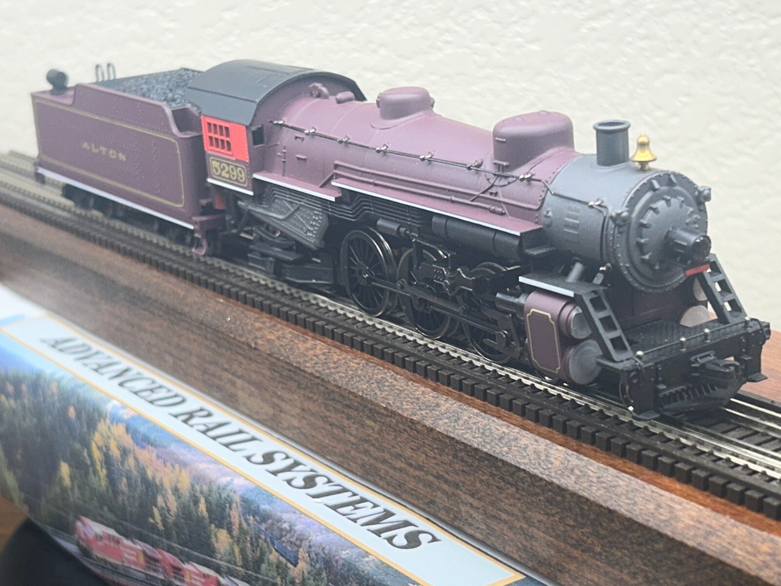 CHICAGO & ALTON LIMITED 4-6-2 STEAM LOCO DC/DCC Ready HO Scale ” GOLD ” NEW OOP