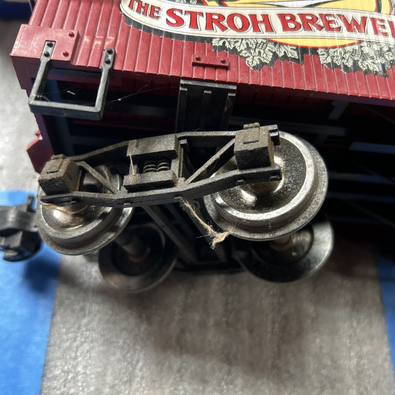 Delton Locomotive Works: #4258 Strohs Beer Reefer Boxcar G Scale