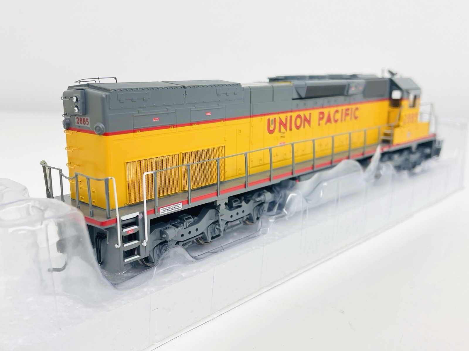 Athearn HO Union Pacific SD40T-2 Diesel w/ PTC Cabinet #2885 DCC No Sound 95138