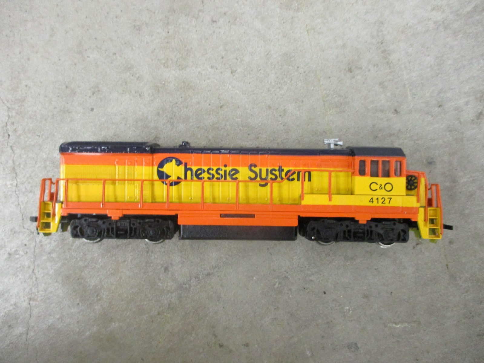 Track tested , Bachmann HO , Chessie system GE U-36B DIESEL LOCOMOTIVE