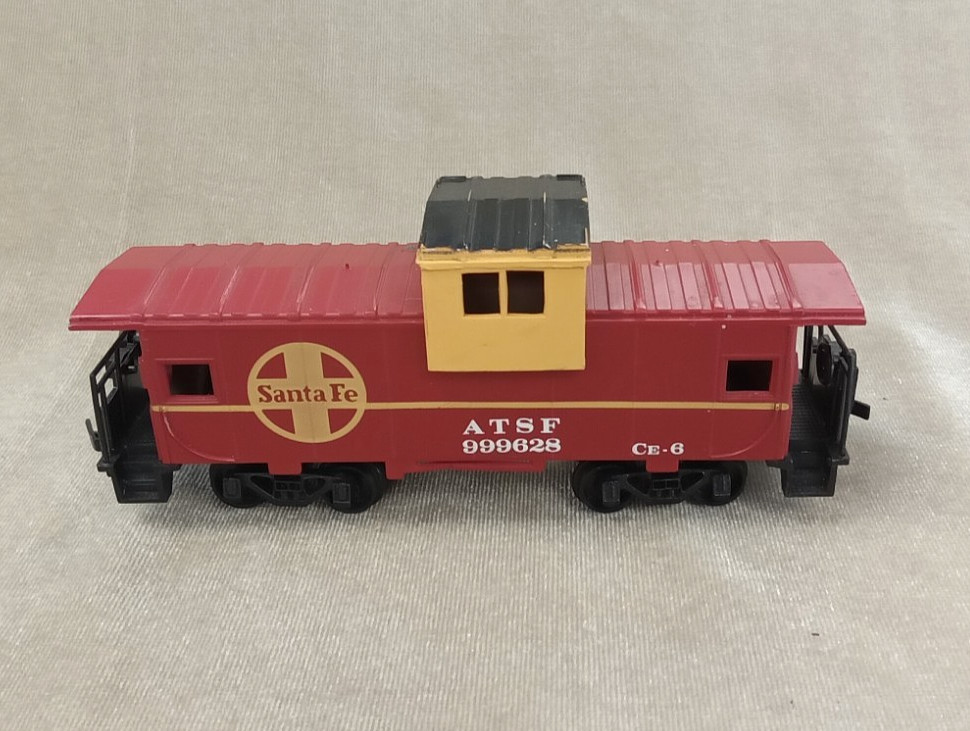 HO Gauge Bachman Santa Fe #350 Diesel Locomotive and Caboose Set * XXMR412E