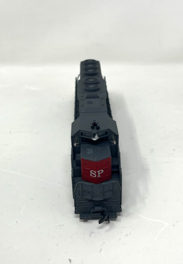 AHM SD-40 w/ Fly Wheel 5030-06 S.P. Southern Pacific 8444 HO Train Locomotive