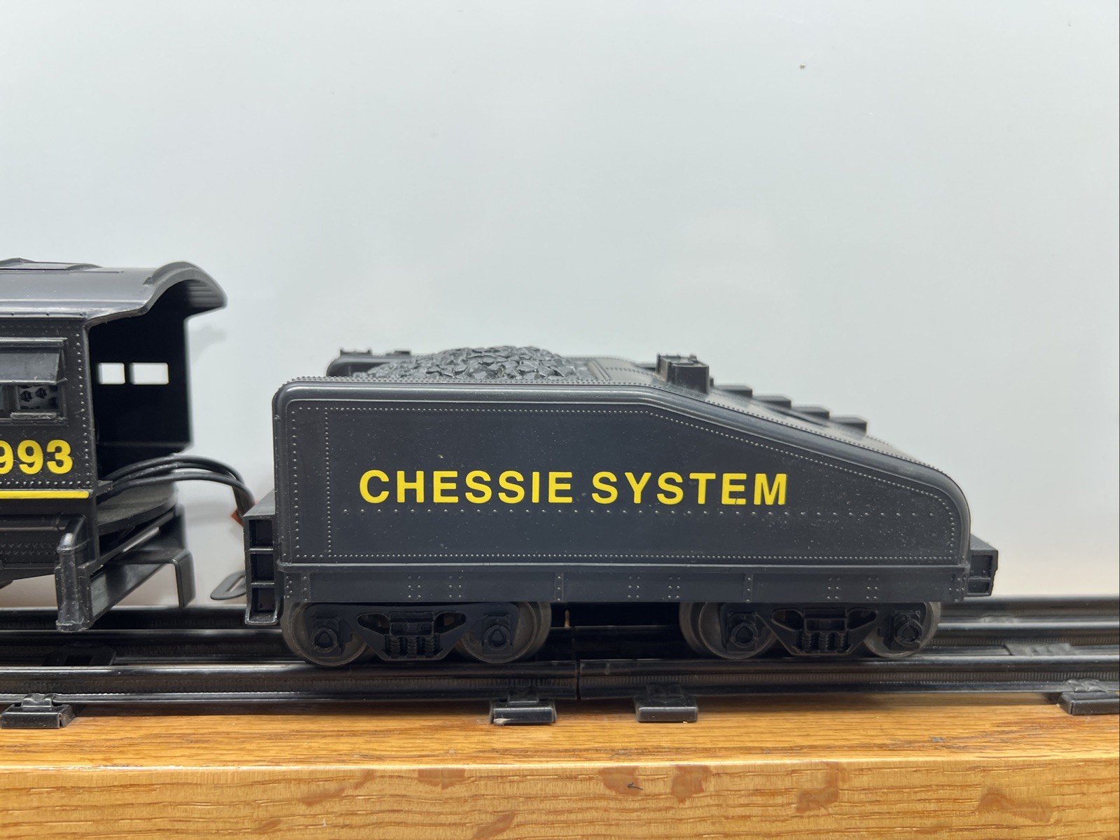 Lionel 18713 Chessie System 2-4-0 Loco w/Slopeback Tender Nice