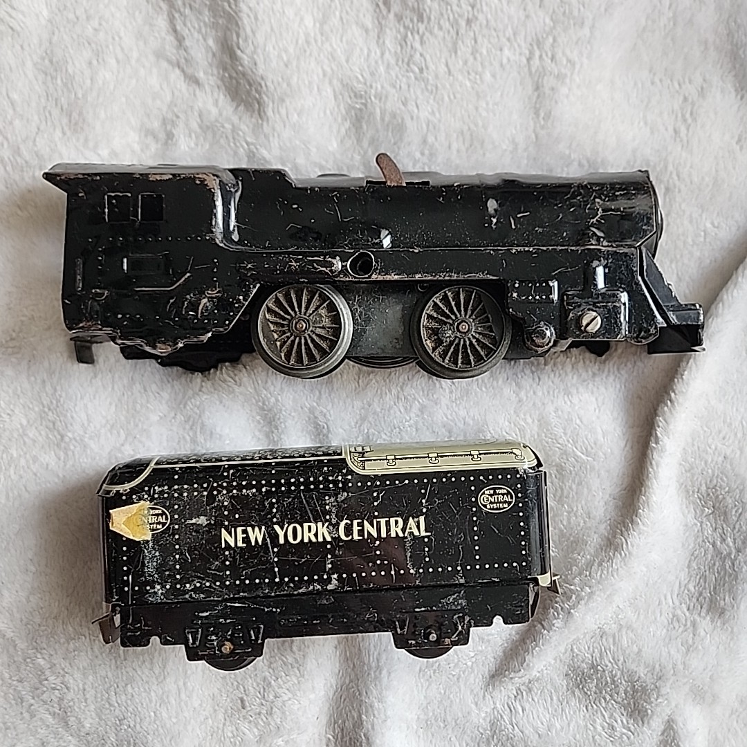 MARX WINDUP ENGINE O GAUGE LOCOMOTIVE 1950’s & NYC TENDER CAR *AS IS*