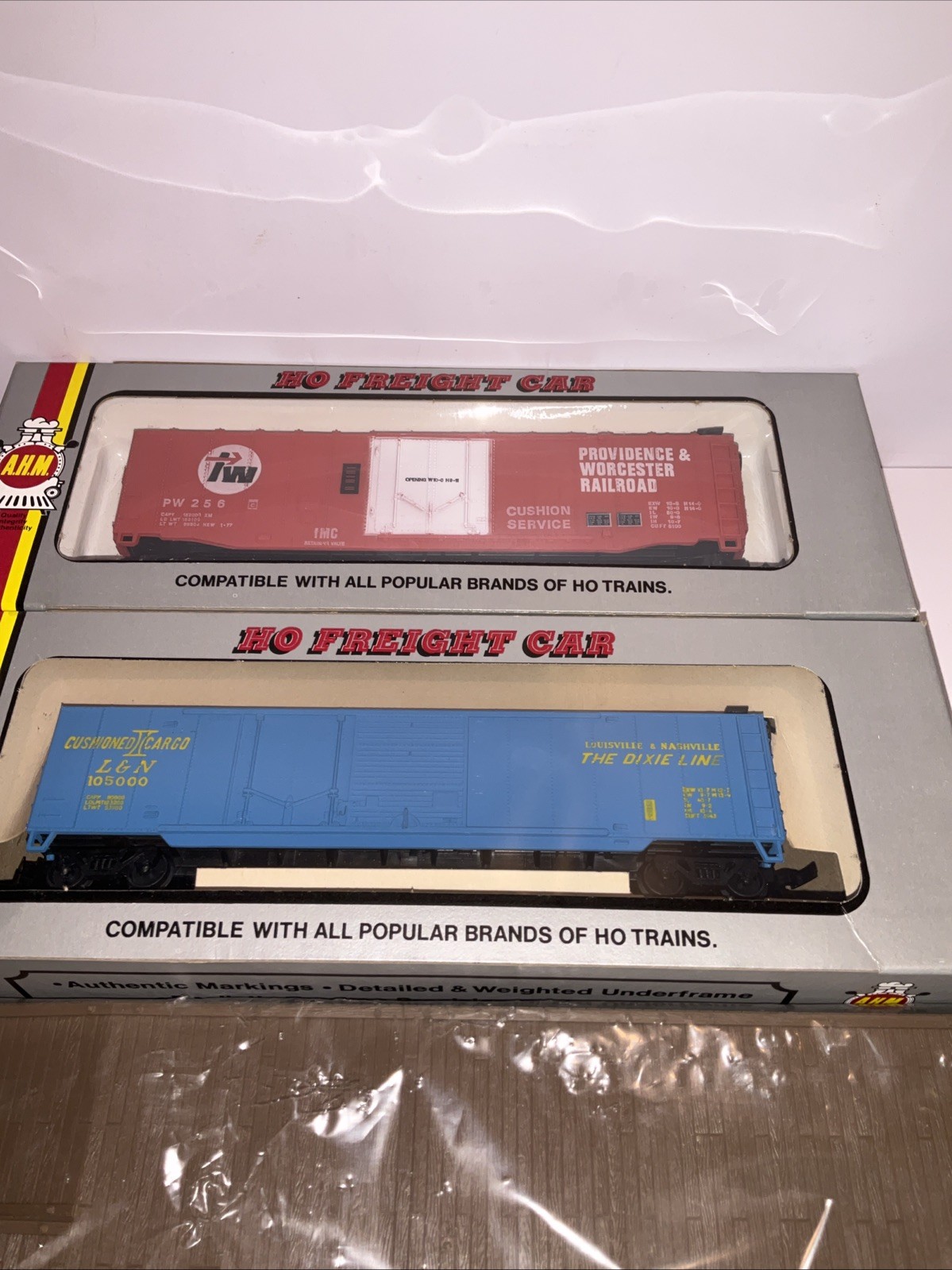 Vintage AHM HO Train Lot SEE-NIKS Crossing Gate 2 Boxcars NOS Boxed