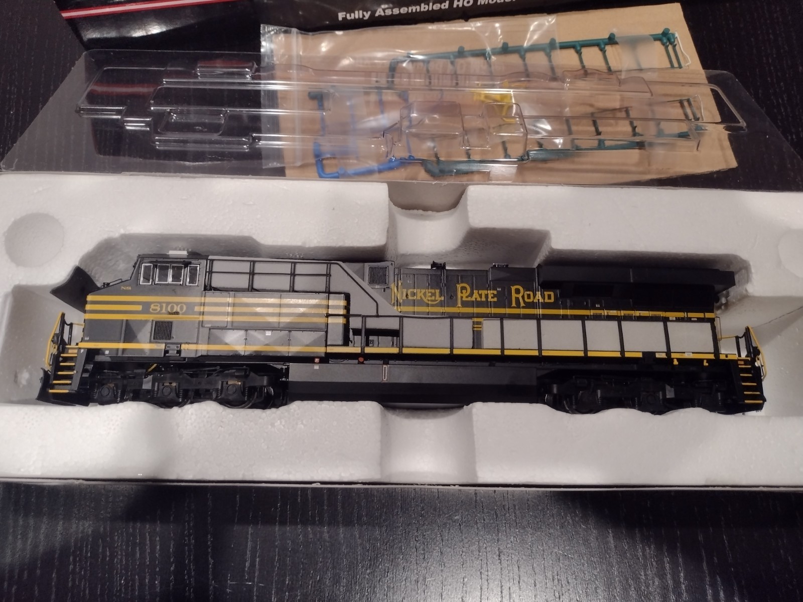 Intermountain HO ES44AC Nickel Plate Road 8100 Sound DCC 49710S-01 Locomotive