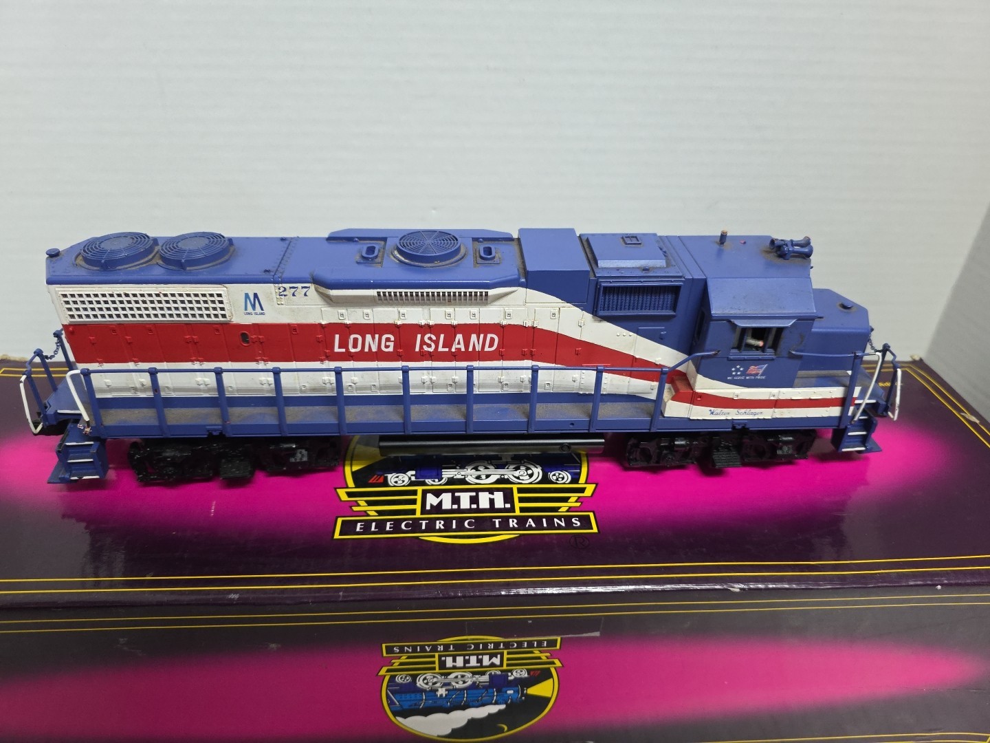 MTH Premier 20-2226-1 Long Island RR #269 GP38-2 Diesel Engine Not Tested (A5)