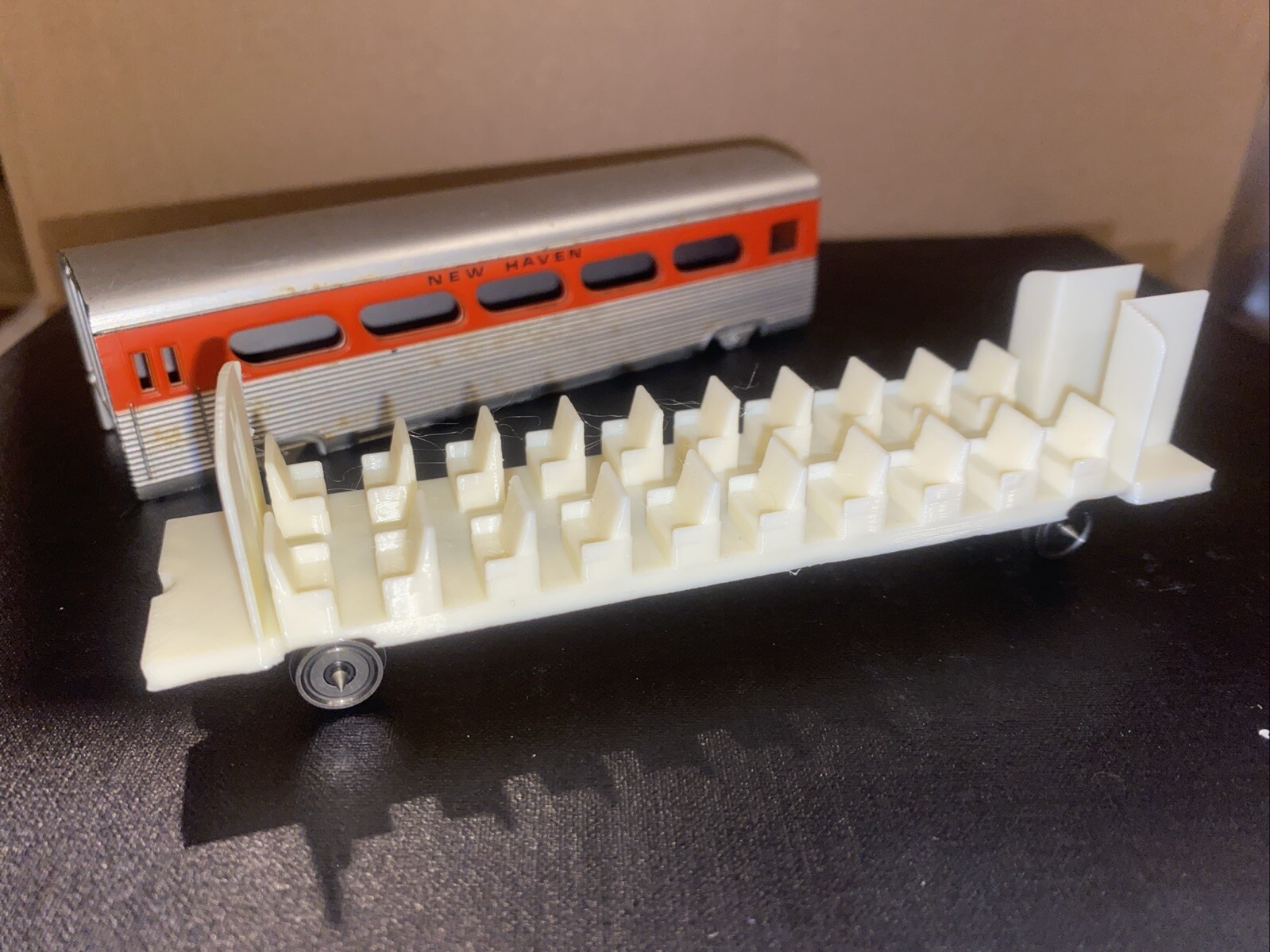 1 HO SCALE Interior Fits VARNEY GM-T1 AEROTRAIN Train Car Shell Not Included ￼