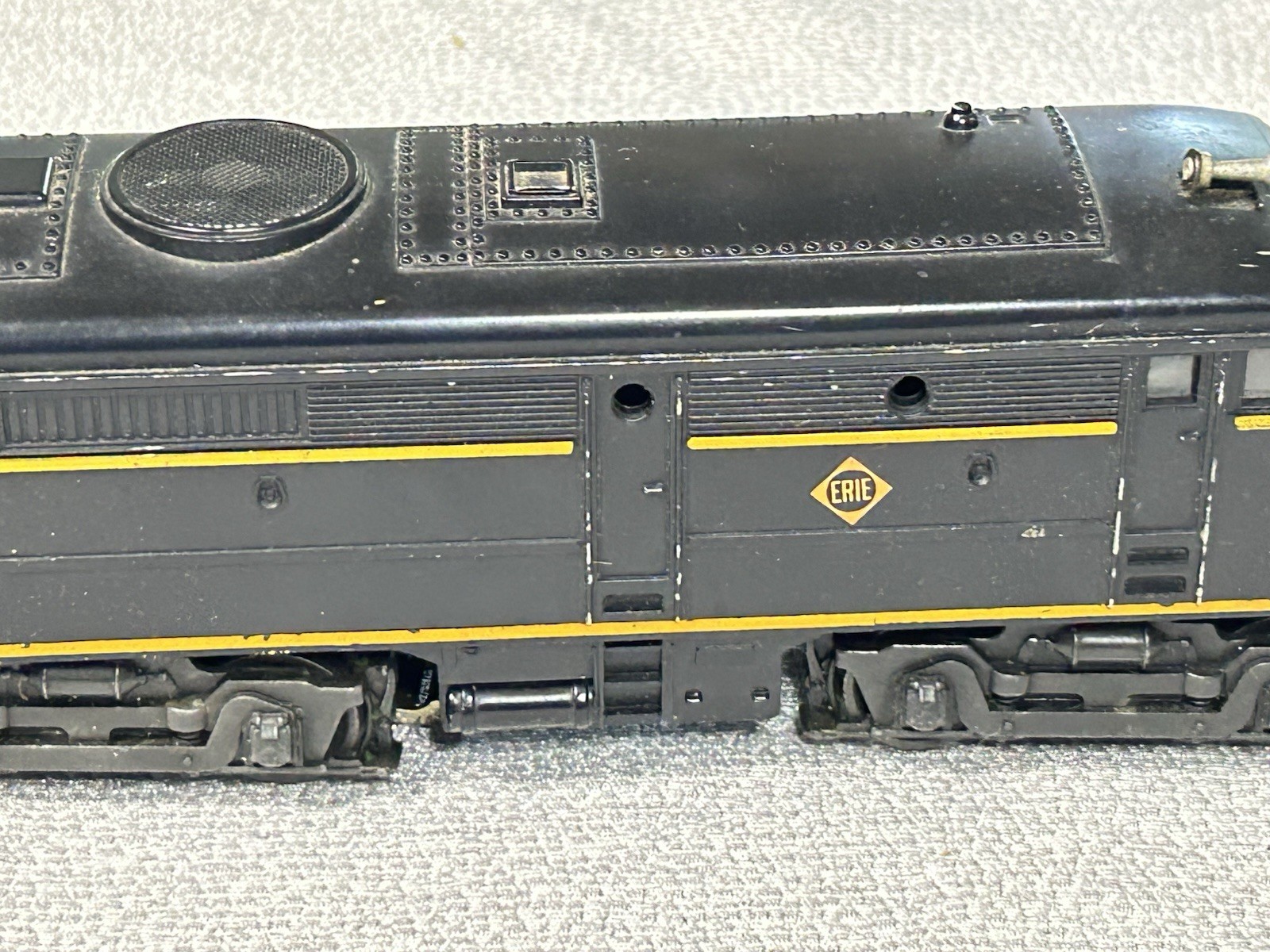 Lionel Postwar Erie Alco AA Diesel Set 2032 Powered & Dummy Runs w/ Light Horn