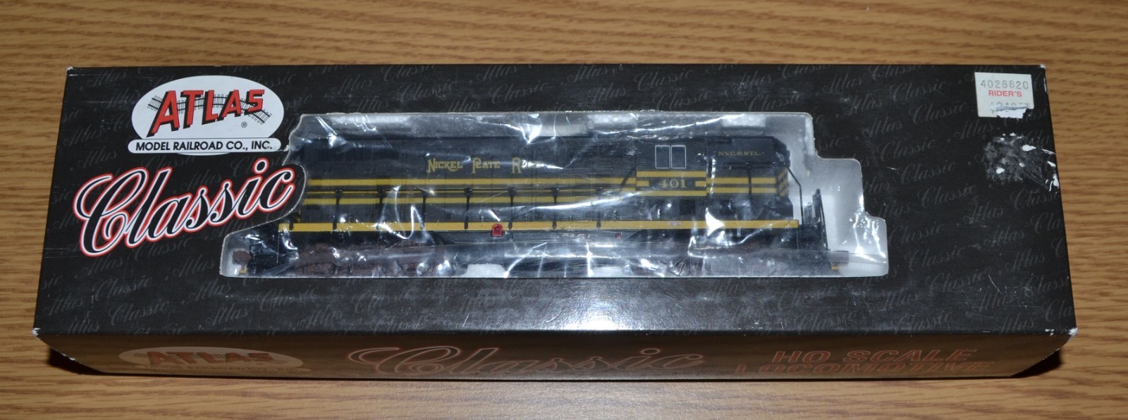 Atlas HO Classic GP-7 Nickel Plate Locomotive #401 – Weathered Trucks – VIDEO