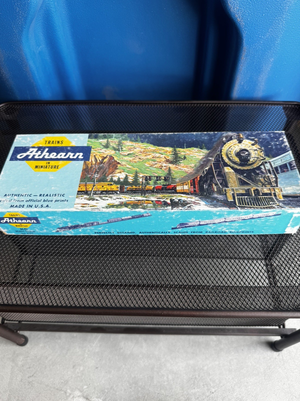HO Scale Athearn 4205 Santa Fe GP35 Diesel Locomotive #1347